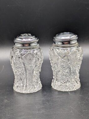 Vintage Imperial Glass Daisy and Button Salt and Pepper Shaker Set 3.5"